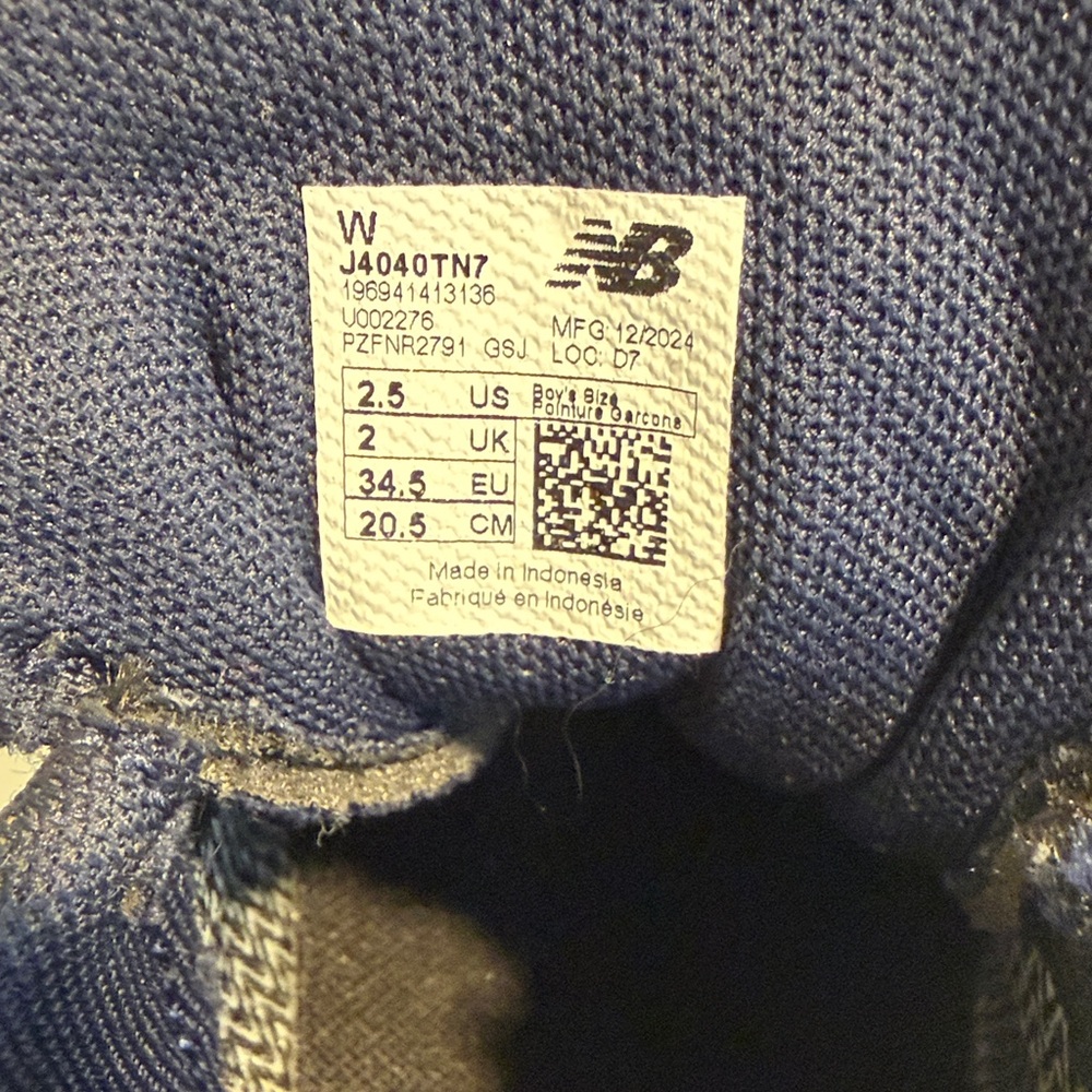 Baseball ⚾️ Cleats - size 2.5 wide - Picture 4 of 7